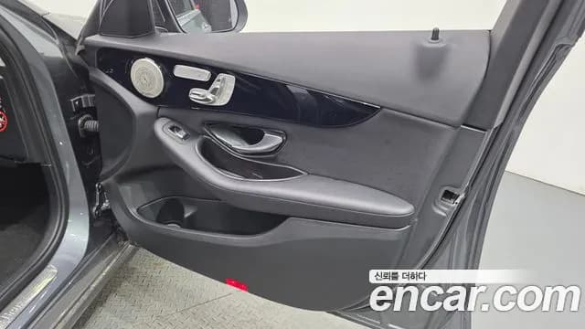 2019 Mercedes-Benz C-Class W205 C200 Sold VIN WDDWF8AB8KR503514 – rear exterior 2019 Mercedes-Benz C-Class W205 C200 Sold VIN WDDWF8AB8KR503514 – rear exterior