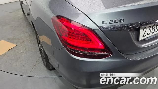 2019 Mercedes-Benz C-Class W205 C200 Sold VIN WDDWF8AB8KR503514 – photo 13 2019 Mercedes-Benz C-Class W205 C200 Sold VIN WDDWF8AB8KR503514 – photo 13