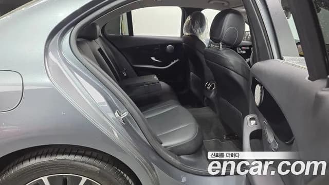 2019 Mercedes-Benz C-Class W205 C200 Sold VIN WDDWF8AB8KR503514 – photo 24 2019 Mercedes-Benz C-Class W205 C200 Sold VIN WDDWF8AB8KR503514 – photo 24