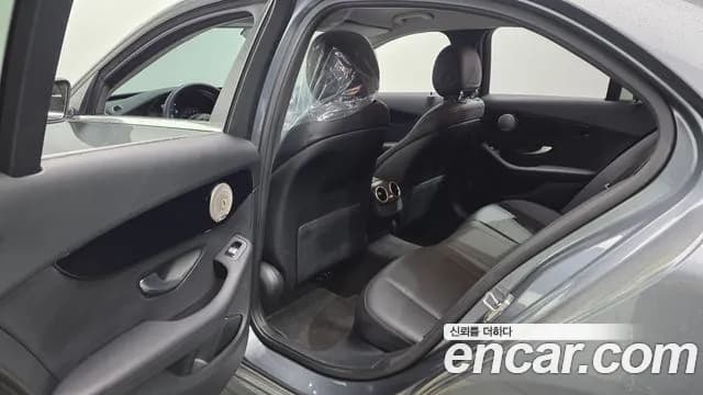 2019 Mercedes-Benz C-Class W205 C200 Sold VIN WDDWF8AB8KR503514 – photo 28 2019 Mercedes-Benz C-Class W205 C200 Sold VIN WDDWF8AB8KR503514 – photo 28