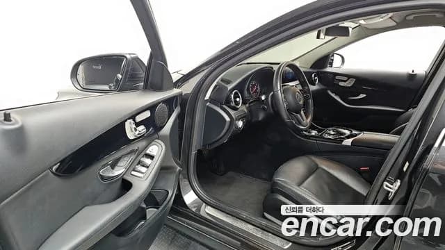 2020 Mercedes-Benz C-Class W205 C200 Sold VIN WDDWF8ABXLR563733 – engine bay 2020 Mercedes-Benz C-Class W205 C200 Sold VIN WDDWF8ABXLR563733 – engine bay
