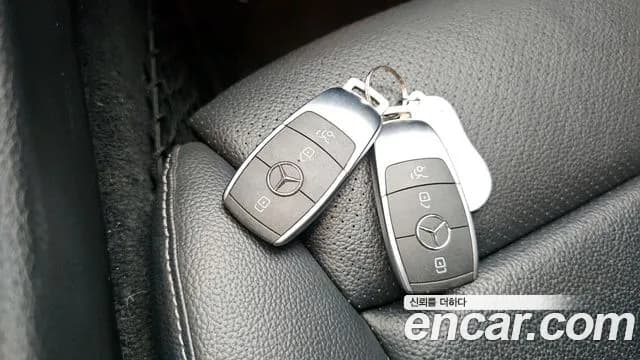 2020 Mercedes-Benz C-Class W205 C200 Sold VIN WDDWF8ABXLR563733 – photo 15 2020 Mercedes-Benz C-Class W205 C200 Sold VIN WDDWF8ABXLR563733 – photo 15