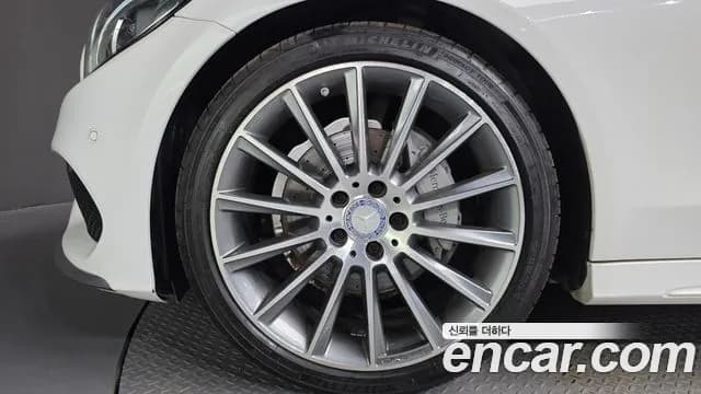 2017 Mercedes-Benz C-Class W205 C200 Coupe Sold VIN WDDWJ4CB7HF480905 – photo 13 2017 Mercedes-Benz C-Class W205 C200 Coupe Sold VIN WDDWJ4CB7HF480905 – photo 13