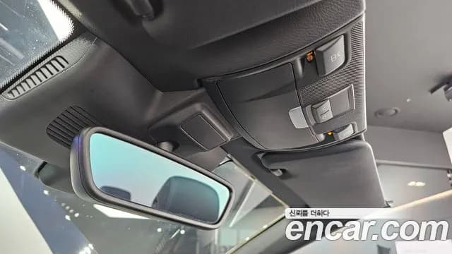 2017 Mercedes-Benz C-Class W205 C200 Cabriolet Sold VIN WDDWK4CB2HF528162 – exterior detail 2017 Mercedes-Benz C-Class W205 C200 Cabriolet Sold VIN WDDWK4CB2HF528162 – exterior detail