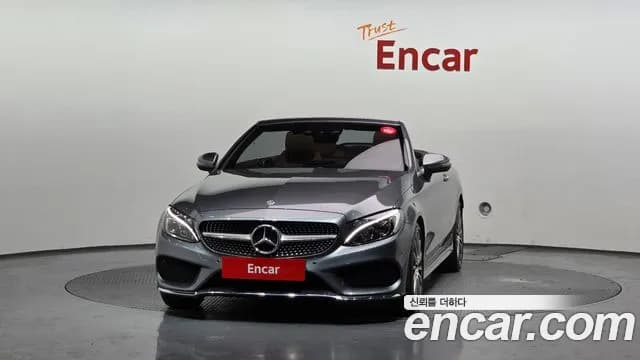 2018 Mercedes-Benz C-Class W205 C200 Cabriolet Sold VIN WDDWK4CB3JF696009 – interior seats 2018 Mercedes-Benz C-Class W205 C200 Cabriolet Sold VIN WDDWK4CB3JF696009 – interior seats