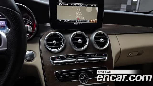 2018 Mercedes-Benz C-Class W205 C200 Cabriolet Sold VIN WDDWK4CB3JF721846 – photo 24 2018 Mercedes-Benz C-Class W205 C200 Cabriolet Sold VIN WDDWK4CB3JF721846 – photo 24
