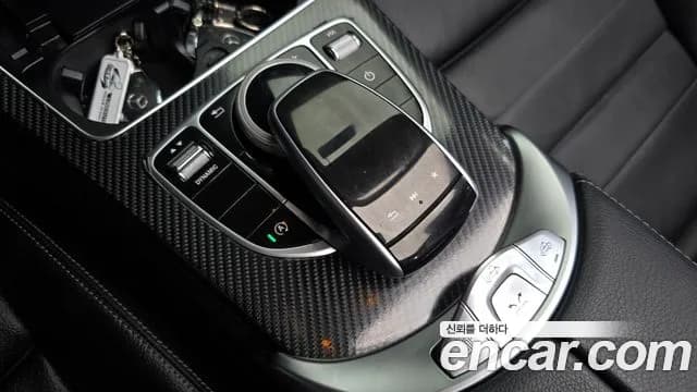 2017 Mercedes-Benz C-Class W205 C200 Cabriolet Sold VIN WDDWK4CB6HF534093 – trunk area 2017 Mercedes-Benz C-Class W205 C200 Cabriolet Sold VIN WDDWK4CB6HF534093 – trunk area