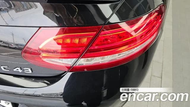 2018 Mercedes-Benz C-Class W205 C43 AMG 4MATIC Cabrioiet Sold VIN WDDWK6EB4JF684167 – interior seats 2018 Mercedes-Benz C-Class W205 C43 AMG 4MATIC Cabrioiet Sold VIN WDDWK6EB4JF684167 – interior seats
