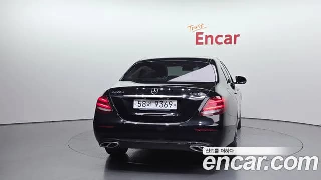 2017 Mercedes-Benz E-Class W213 E220d Avantgarde Sold VIN WDDZF0EB0HA114673 – rear exterior 2017 Mercedes-Benz E-Class W213 E220d Avantgarde Sold VIN WDDZF0EB0HA114673 – rear exterior
