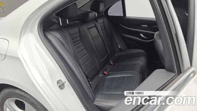 2017 Mercedes-Benz E-Class W213 E220d Avantgarde Sold VIN WDDZF0EB0HA155790 – interior seats 2017 Mercedes-Benz E-Class W213 E220d Avantgarde Sold VIN WDDZF0EB0HA155790 – interior seats