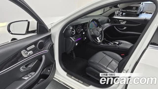 2017 Mercedes-Benz E-Class W213 E220d Avantgarde Sold VIN WDDZF0EB0HA155790 – engine bay 2017 Mercedes-Benz E-Class W213 E220d Avantgarde Sold VIN WDDZF0EB0HA155790 – engine bay