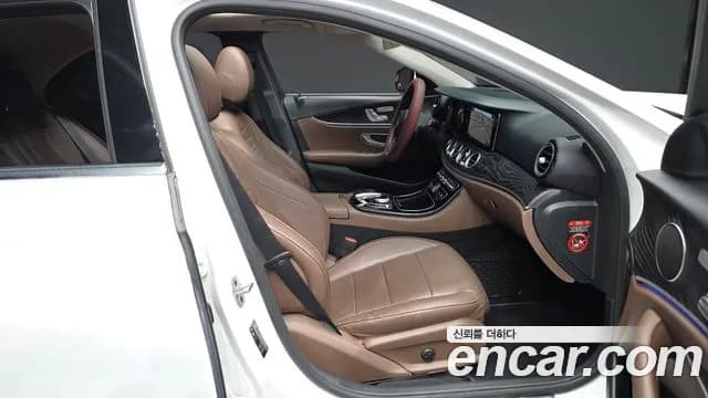 2019 Mercedes-Benz E-Class W213 E220d Avantgarde Sold VIN WDDZF0EB0KA494721 – rear exterior 2019 Mercedes-Benz E-Class W213 E220d Avantgarde Sold VIN WDDZF0EB0KA494721 – rear exterior