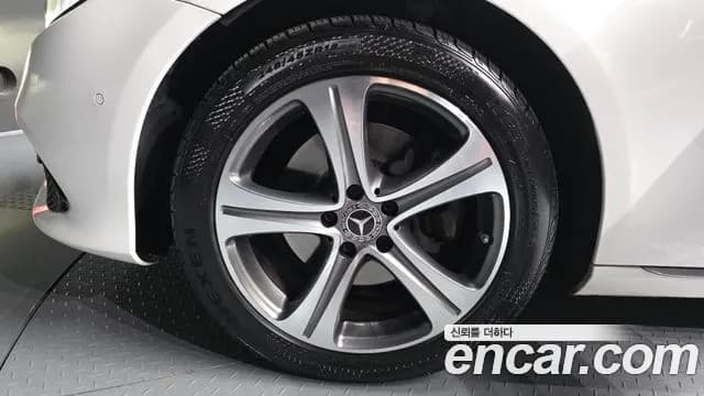 2019 Mercedes-Benz E-Class W213 E220d Avantgarde Sold VIN WDDZF0EB0KA494721 – exterior detail 2019 Mercedes-Benz E-Class W213 E220d Avantgarde Sold VIN WDDZF0EB0KA494721 – exterior detail