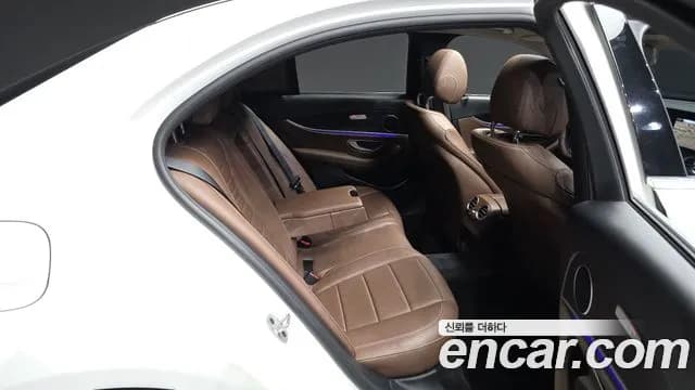 2019 Mercedes-Benz E-Class W213 E220d Avantgarde Sold VIN WDDZF0EB0KA494721 – undercarriage 2019 Mercedes-Benz E-Class W213 E220d Avantgarde Sold VIN WDDZF0EB0KA494721 – undercarriage