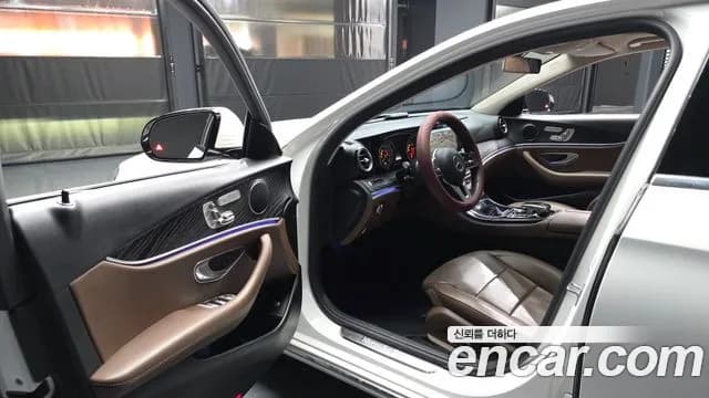 2019 Mercedes-Benz E-Class W213 E220d Avantgarde Sold VIN WDDZF0EB0KA494721 – photo 14 2019 Mercedes-Benz E-Class W213 E220d Avantgarde Sold VIN WDDZF0EB0KA494721 – photo 14