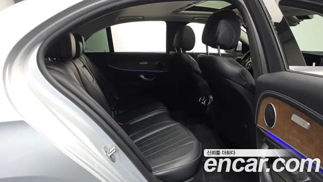 2017 Mercedes-Benz E-Class W213 E220d Exclusive Sold VIN WDDZF0EB1HA291877 – trunk area 2017 Mercedes-Benz E-Class W213 E220d Exclusive Sold VIN WDDZF0EB1HA291877 – trunk area