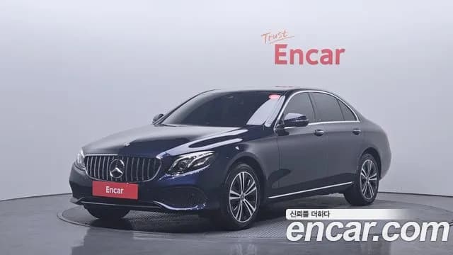 2019 Mercedes-Benz E-Class W213 E220d Avantgarde Sold VIN WDDZF0EB1KA578496 – rear exterior 2019 Mercedes-Benz E-Class W213 E220d Avantgarde Sold VIN WDDZF0EB1KA578496 – rear exterior