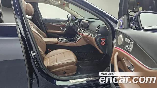 2019 Mercedes-Benz E-Class W213 E220d Avantgarde Sold VIN WDDZF0EB1KA578496 – trunk area 2019 Mercedes-Benz E-Class W213 E220d Avantgarde Sold VIN WDDZF0EB1KA578496 – trunk area