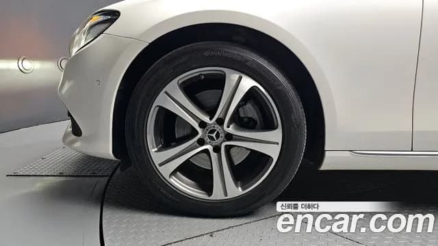 2019 Mercedes-Benz E-Class W213 E220d Avantgarde Sold VIN WDDZF0EB1KA606815 – dashboard 2019 Mercedes-Benz E-Class W213 E220d Avantgarde Sold VIN WDDZF0EB1KA606815 – dashboard