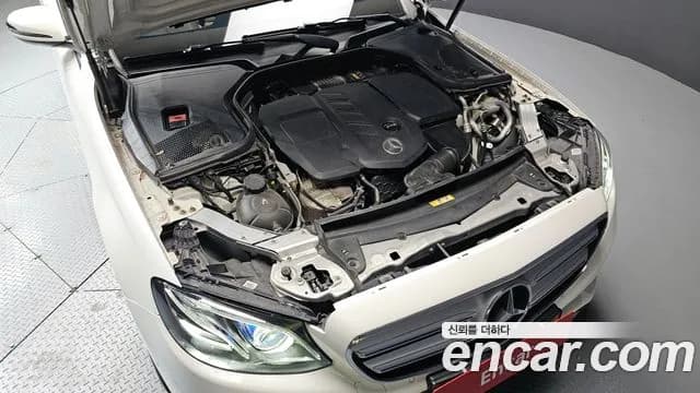 2019 Mercedes-Benz E-Class W213 E220d Avantgarde Sold VIN WDDZF0EB1KA606815 – trunk area 2019 Mercedes-Benz E-Class W213 E220d Avantgarde Sold VIN WDDZF0EB1KA606815 – trunk area