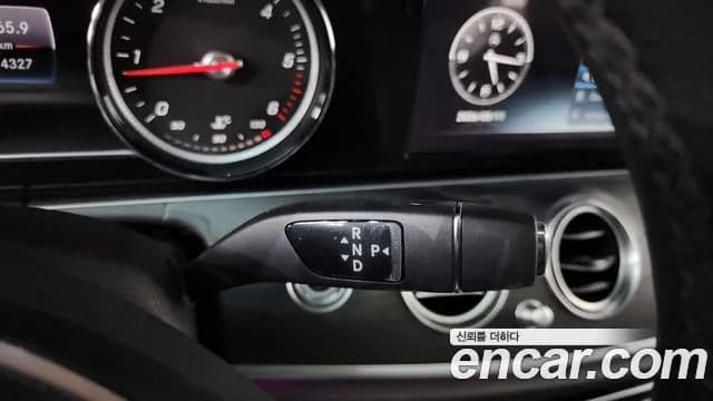 2018 Mercedes-Benz E-Class W213 E220d Avantgarde Sold VIN WDDZF0EB2JA316193 – interior seats 2018 Mercedes-Benz E-Class W213 E220d Avantgarde Sold VIN WDDZF0EB2JA316193 – interior seats