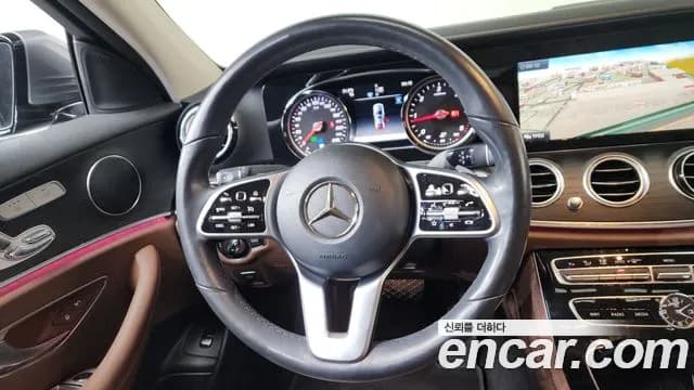 2019 Mercedes-Benz E-Class W213 E220d Avantgarde Sold VIN WDDZF0EB2KA493196 – exterior detail 2019 Mercedes-Benz E-Class W213 E220d Avantgarde Sold VIN WDDZF0EB2KA493196 – exterior detail