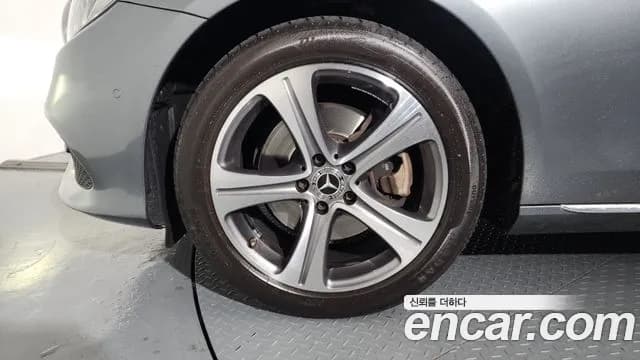 2019 Mercedes-Benz E-Class W213 E220d Avantgarde Sold VIN WDDZF0EB2KA493196 – photo 12 2019 Mercedes-Benz E-Class W213 E220d Avantgarde Sold VIN WDDZF0EB2KA493196 – photo 12