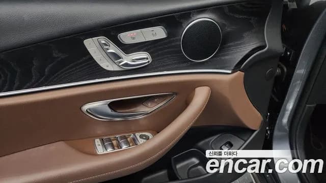 2019 Mercedes-Benz E-Class W213 E220d Avantgarde Sold VIN WDDZF0EB2KA493196 – photo 13 2019 Mercedes-Benz E-Class W213 E220d Avantgarde Sold VIN WDDZF0EB2KA493196 – photo 13