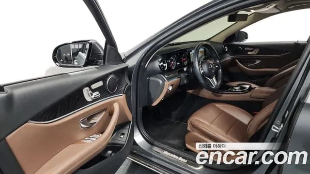 2019 Mercedes-Benz E-Class W213 E220d Avantgarde Sold VIN WDDZF0EB2KA493196 – photo 15 2019 Mercedes-Benz E-Class W213 E220d Avantgarde Sold VIN WDDZF0EB2KA493196 – photo 15