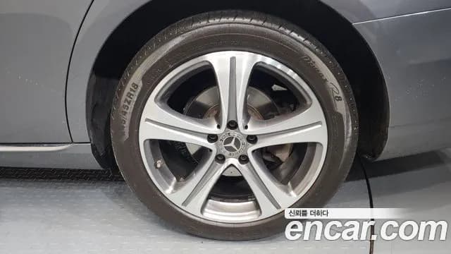 2019 Mercedes-Benz E-Class W213 E220d Avantgarde Sold VIN WDDZF0EB2KA493196 – photo 20 2019 Mercedes-Benz E-Class W213 E220d Avantgarde Sold VIN WDDZF0EB2KA493196 – photo 20