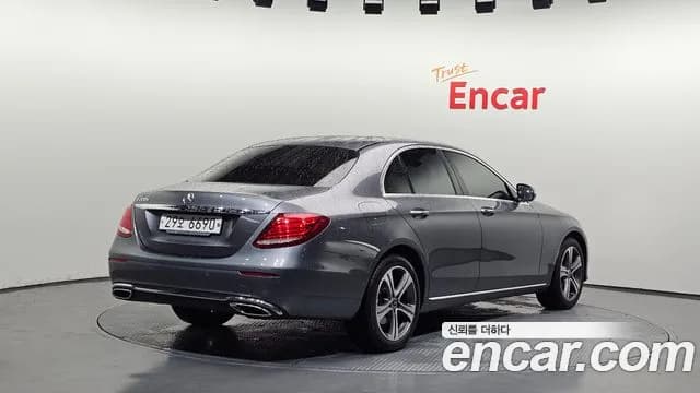 2019 Mercedes-Benz E-Class W213 E220d Avantgarde Sold VIN WDDZF0EB2KA500499 – interior seats 2019 Mercedes-Benz E-Class W213 E220d Avantgarde Sold VIN WDDZF0EB2KA500499 – interior seats