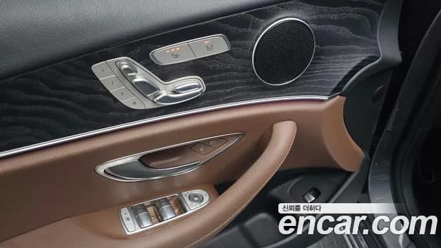 2017 Mercedes-Benz E-Class W213 E220d Avantgarde Sold VIN WDDZF0EB4HA114840 – front exterior 2017 Mercedes-Benz E-Class W213 E220d Avantgarde Sold VIN WDDZF0EB4HA114840 – front exterior