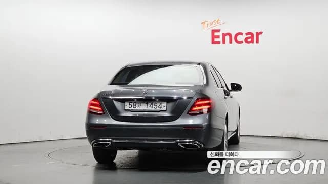 2017 Mercedes-Benz E-Class W213 E220d Avantgarde Sold VIN WDDZF0EB4HA114840 – photo 11 2017 Mercedes-Benz E-Class W213 E220d Avantgarde Sold VIN WDDZF0EB4HA114840 – photo 11