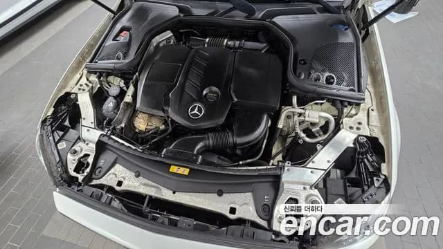 2017 Mercedes-Benz E-Class W213 E220d Avantgarde Sold VIN WDDZF0EB5HA164758 – exterior detail 2017 Mercedes-Benz E-Class W213 E220d Avantgarde Sold VIN WDDZF0EB5HA164758 – exterior detail