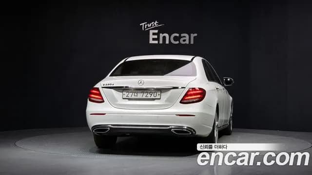 2017 Mercedes-Benz E-Class W213 E220d Avantgarde Sold VIN WDDZF0EB5HA164758 – photo 12 2017 Mercedes-Benz E-Class W213 E220d Avantgarde Sold VIN WDDZF0EB5HA164758 – photo 12