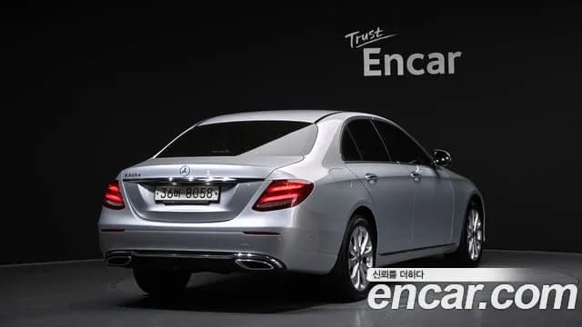 2018 Mercedes-Benz E-Class W213 E220d Avantgarde Sold VIN WDDZF0EB5JA316933 – trunk area 2018 Mercedes-Benz E-Class W213 E220d Avantgarde Sold VIN WDDZF0EB5JA316933 – trunk area