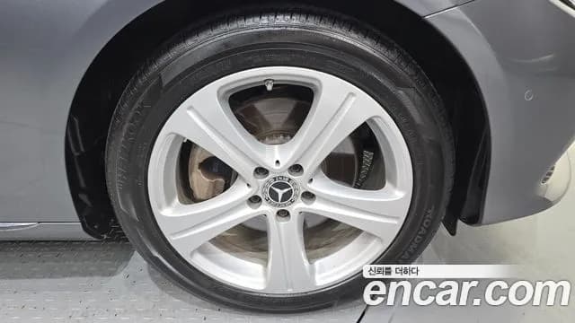 2018 Mercedes-Benz E-Class W213 E220d Avantgarde Sold VIN WDDZF0EB5JA330153 – photo 13 2018 Mercedes-Benz E-Class W213 E220d Avantgarde Sold VIN WDDZF0EB5JA330153 – photo 13