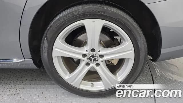 2018 Mercedes-Benz E-Class W213 E220d Avantgarde Sold VIN WDDZF0EB5JA330153 – photo 28 2018 Mercedes-Benz E-Class W213 E220d Avantgarde Sold VIN WDDZF0EB5JA330153 – photo 28