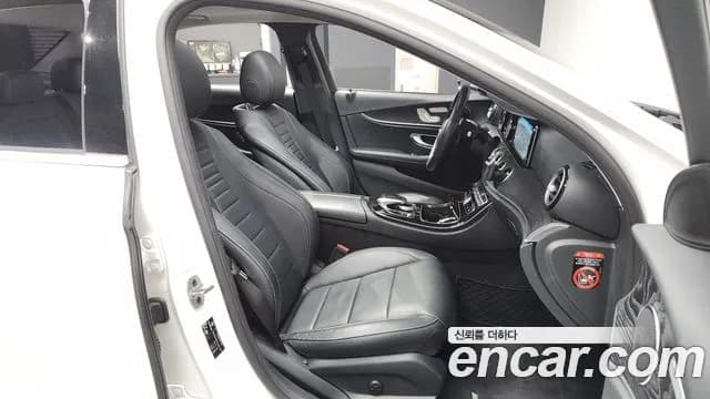 2019 Mercedes-Benz E-Class W213 E220d Avantgarde Sold VIN WDDZF0EB7KA621657 – engine bay 2019 Mercedes-Benz E-Class W213 E220d Avantgarde Sold VIN WDDZF0EB7KA621657 – engine bay