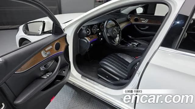 2017 Mercedes-Benz E-Class W213 E220d Exclusive Sold VIN WDDZF0EB8HA177911 – rear exterior 2017 Mercedes-Benz E-Class W213 E220d Exclusive Sold VIN WDDZF0EB8HA177911 – rear exterior
