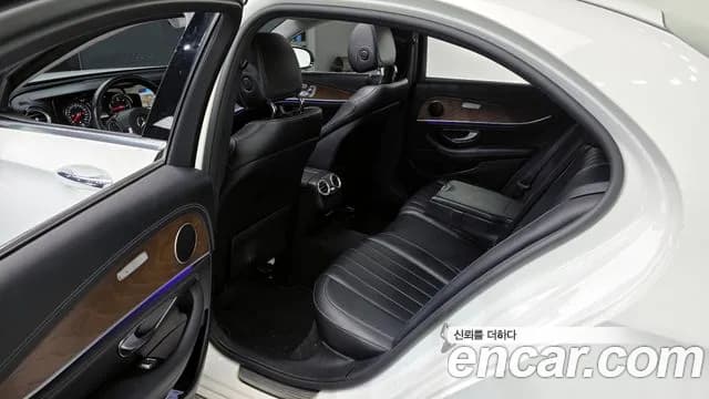 2017 Mercedes-Benz E-Class W213 E220d Exclusive Sold VIN WDDZF0EB8HA177911 – photo 19 2017 Mercedes-Benz E-Class W213 E220d Exclusive Sold VIN WDDZF0EB8HA177911 – photo 19