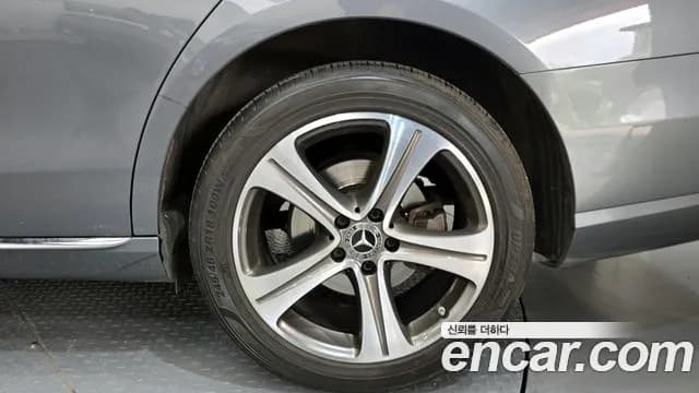 2019 Mercedes-Benz E-Class W213 E220d Avantgarde Sold VIN WDDZF0EB8KA491095 – photo 16 2019 Mercedes-Benz E-Class W213 E220d Avantgarde Sold VIN WDDZF0EB8KA491095 – photo 16