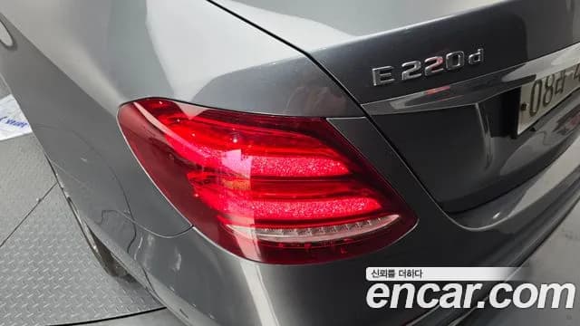 2019 Mercedes-Benz E-Class W213 E220d Avantgarde Sold VIN WDDZF0EB8KA491095 – photo 19 2019 Mercedes-Benz E-Class W213 E220d Avantgarde Sold VIN WDDZF0EB8KA491095 – photo 19