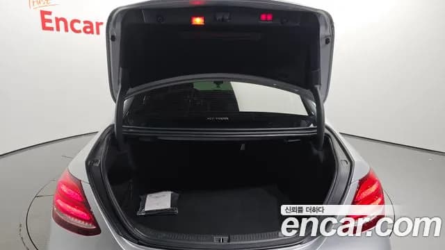 2019 Mercedes-Benz E-Class W213 E220d Avantgarde Sold VIN WDDZF0EB8KA493557 – front exterior 2019 Mercedes-Benz E-Class W213 E220d Avantgarde Sold VIN WDDZF0EB8KA493557 – front exterior