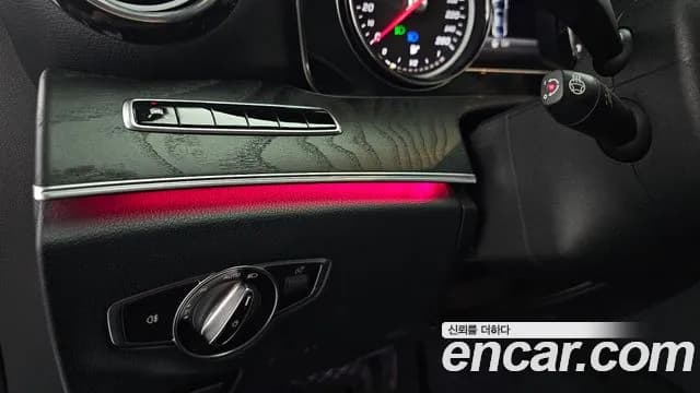 2019 Mercedes-Benz E-Class W213 E220d Avantgarde Sold VIN WDDZF0EB8KA493557 – engine bay 2019 Mercedes-Benz E-Class W213 E220d Avantgarde Sold VIN WDDZF0EB8KA493557 – engine bay