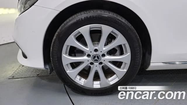 2019 Mercedes-Benz E-Class W213 E220d Exclusive Sold VIN WDDZF0EB8KA614930 – interior seats 2019 Mercedes-Benz E-Class W213 E220d Exclusive Sold VIN WDDZF0EB8KA614930 – interior seats
