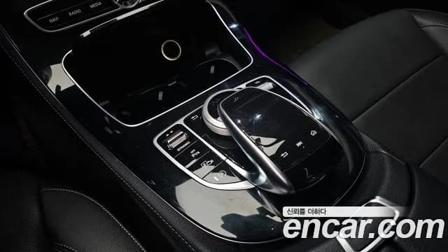 2017 Mercedes-Benz E-Class W213 E220d Avantgarde Sold VIN WDDZF0EBXHA291702 – photo 24 2017 Mercedes-Benz E-Class W213 E220d Avantgarde Sold VIN WDDZF0EBXHA291702 – photo 24