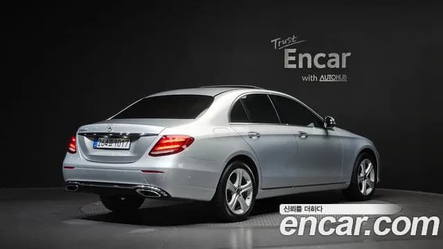 2018 Mercedes-Benz E-Class W213 E220d Avantgarde Sold VIN WDDZF0EBXJA401198 – trunk area 2018 Mercedes-Benz E-Class W213 E220d Avantgarde Sold VIN WDDZF0EBXJA401198 – trunk area