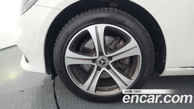 2019 Mercedes-Benz E-Class W213 E220d Avantgarde Sold VIN WDDZF0EBXKA527045 – front exterior 2019 Mercedes-Benz E-Class W213 E220d Avantgarde Sold VIN WDDZF0EBXKA527045 – front exterior
