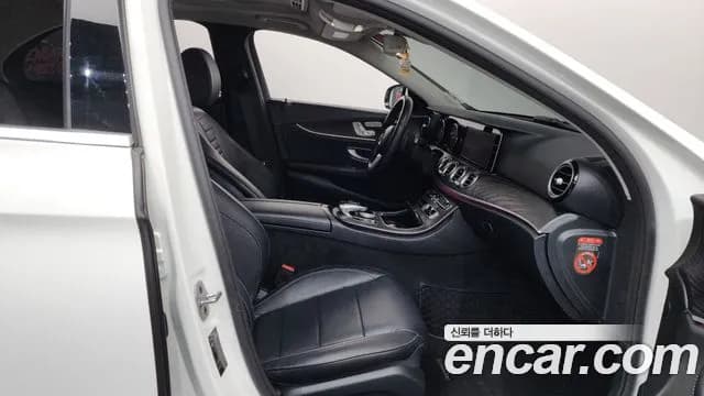 2019 Mercedes-Benz E-Class W213 E220d Avantgarde Sold VIN WDDZF0EBXKA527045 – engine bay 2019 Mercedes-Benz E-Class W213 E220d Avantgarde Sold VIN WDDZF0EBXKA527045 – engine bay